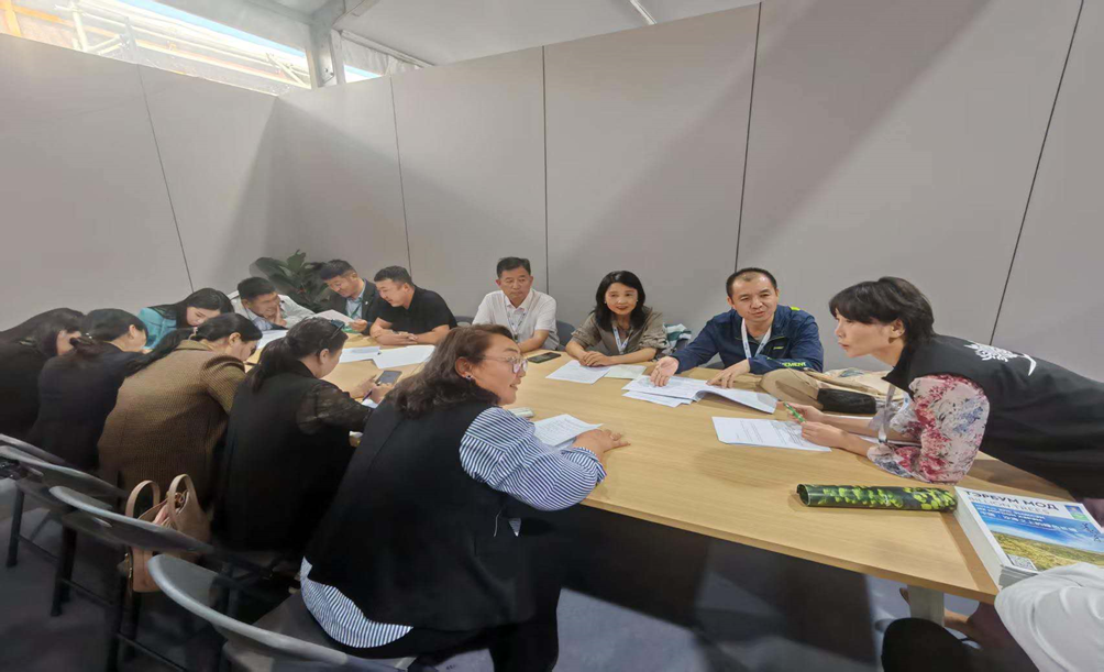 甘肃省治沙研究所回访蒙古国国际培训班学员