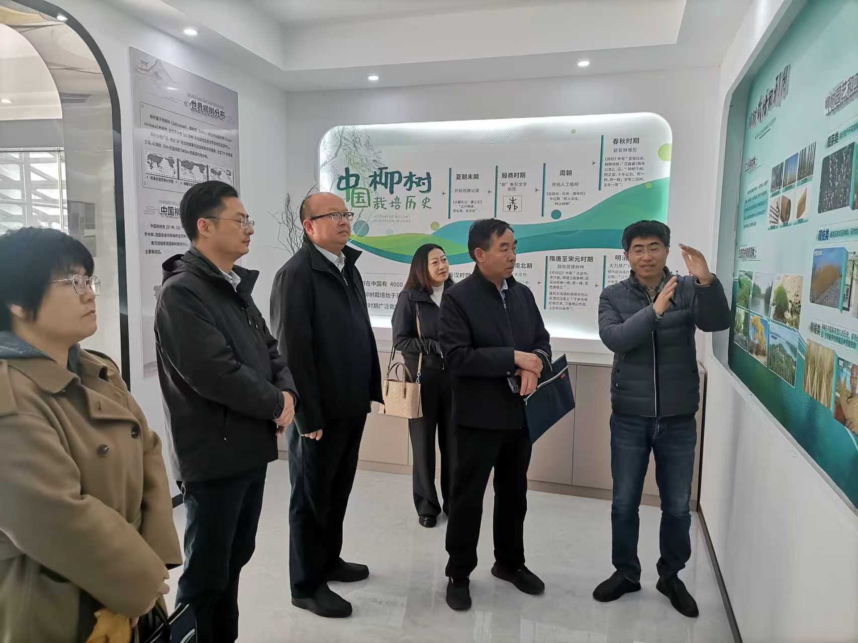 省治沙研究所到江苏省林科院考察学习和交流