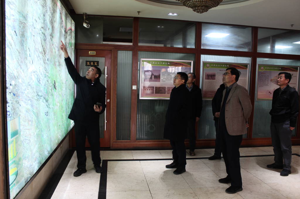 省林草局党组书记、局长张旭晨到治沙研究所调研指导工作